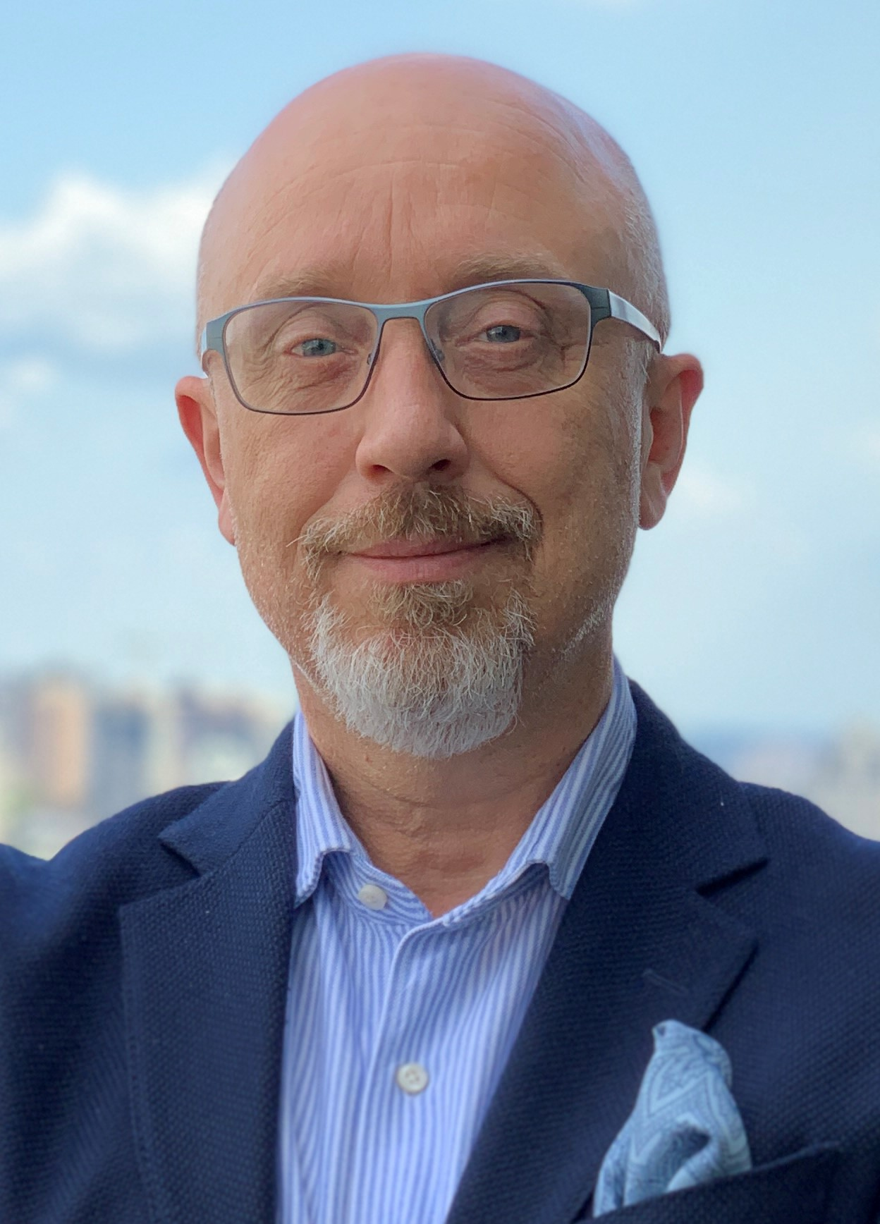 Піджак переговорника: як Резніков поєднав адвокатську школу і воєнний протокол Олексій Резніков портрет